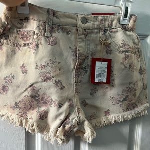 Mossimo women’s shorts! Rosey Wash